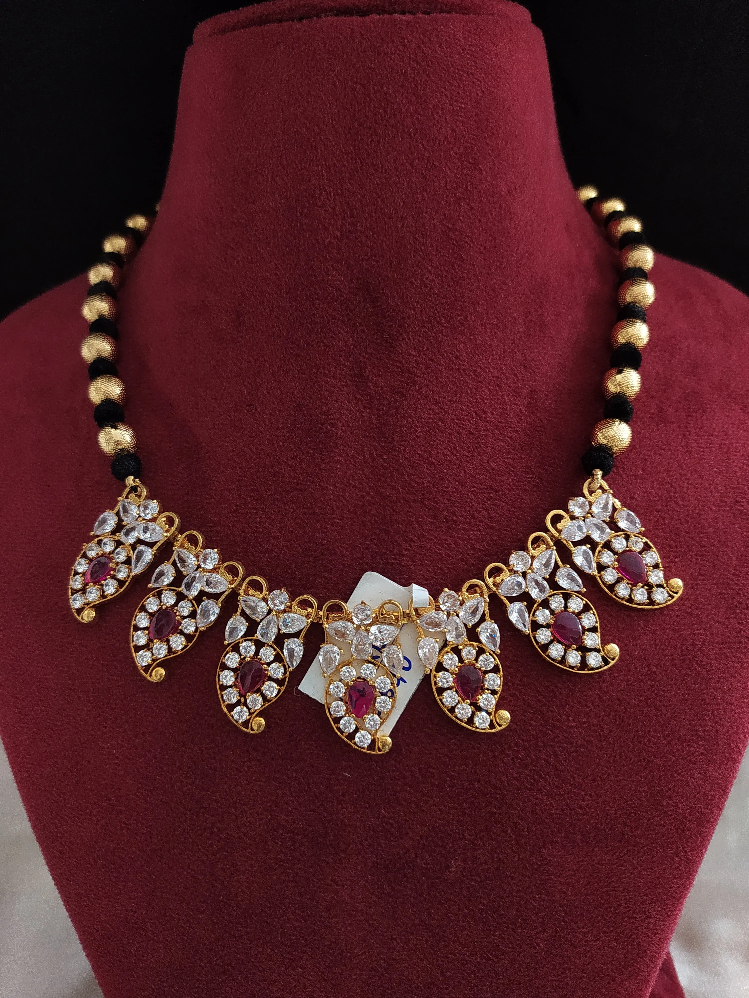 Dori Set Necklace With Zircon Stones In White & Ruby color