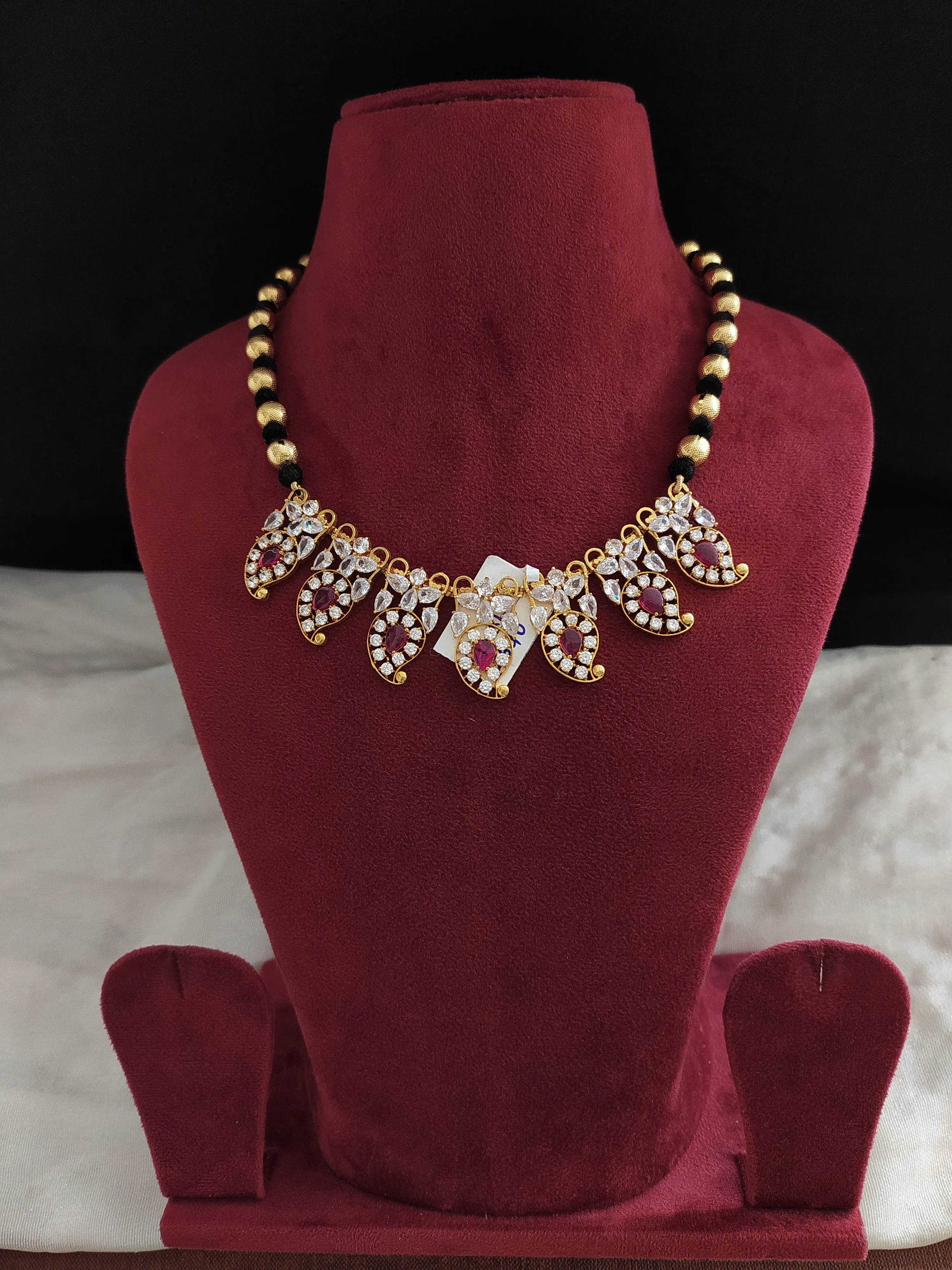 Dori Set Necklace With Zircon Stones In White & Ruby color