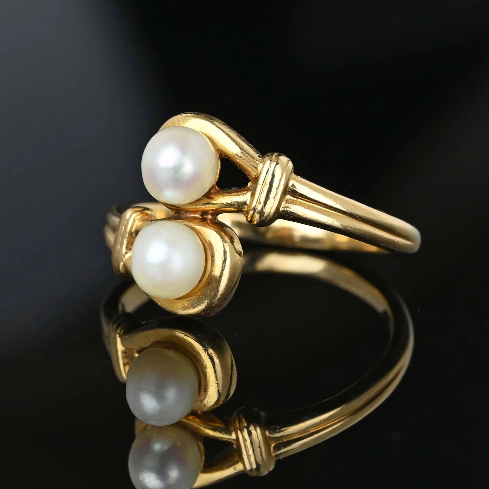 Elegant 14K Gold Toi et Moi Pearl Ring