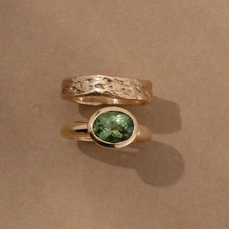 Leone Ring, Peridot, 9kt Yellow Gold