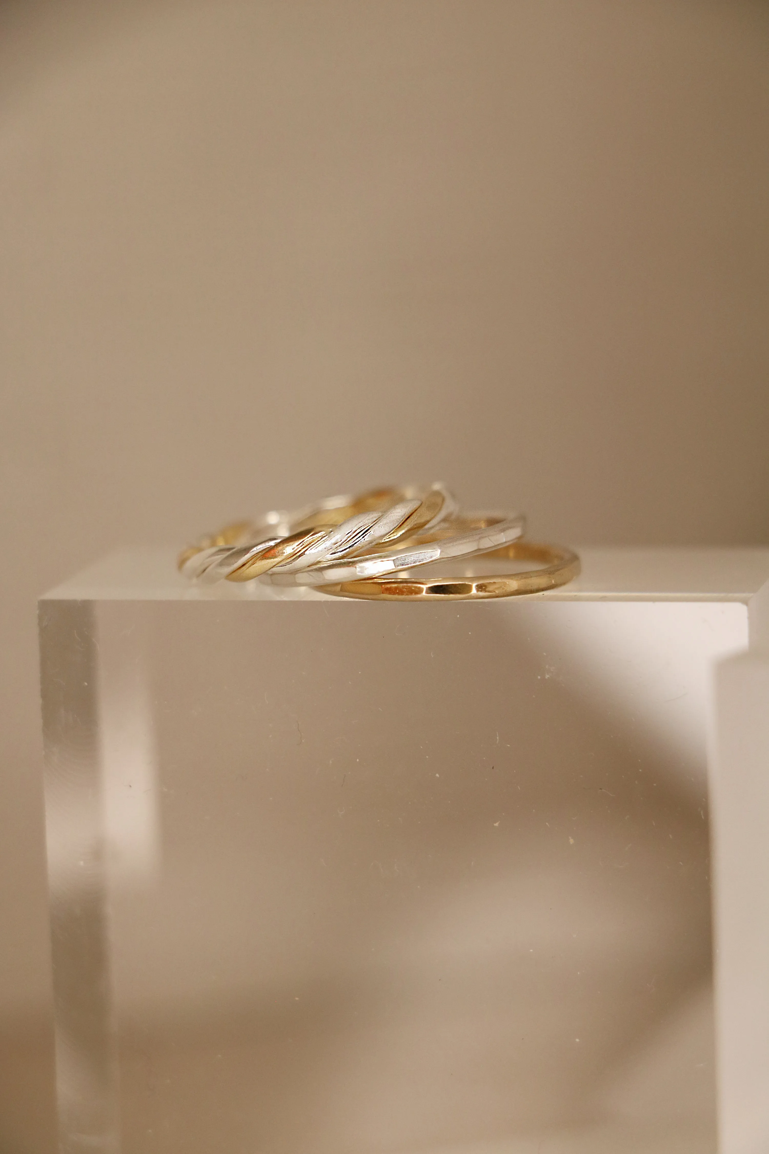 passage ring                  { gold   silver }