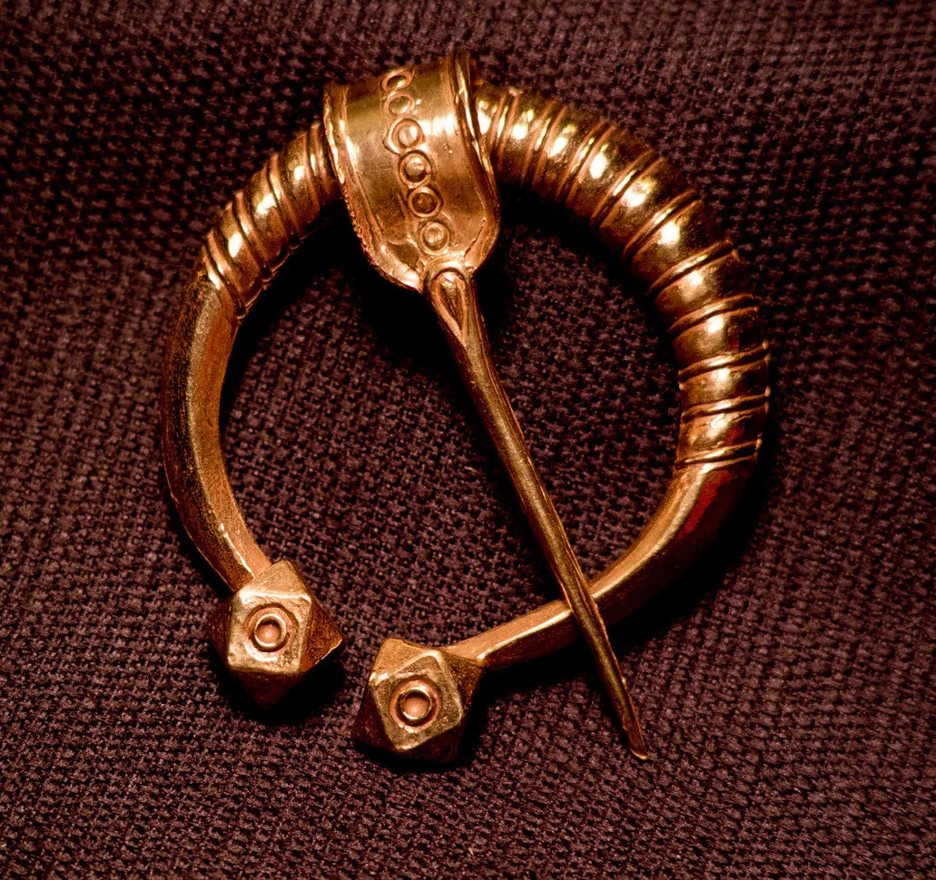 Viking pennanular brooch with large knobs - W-88