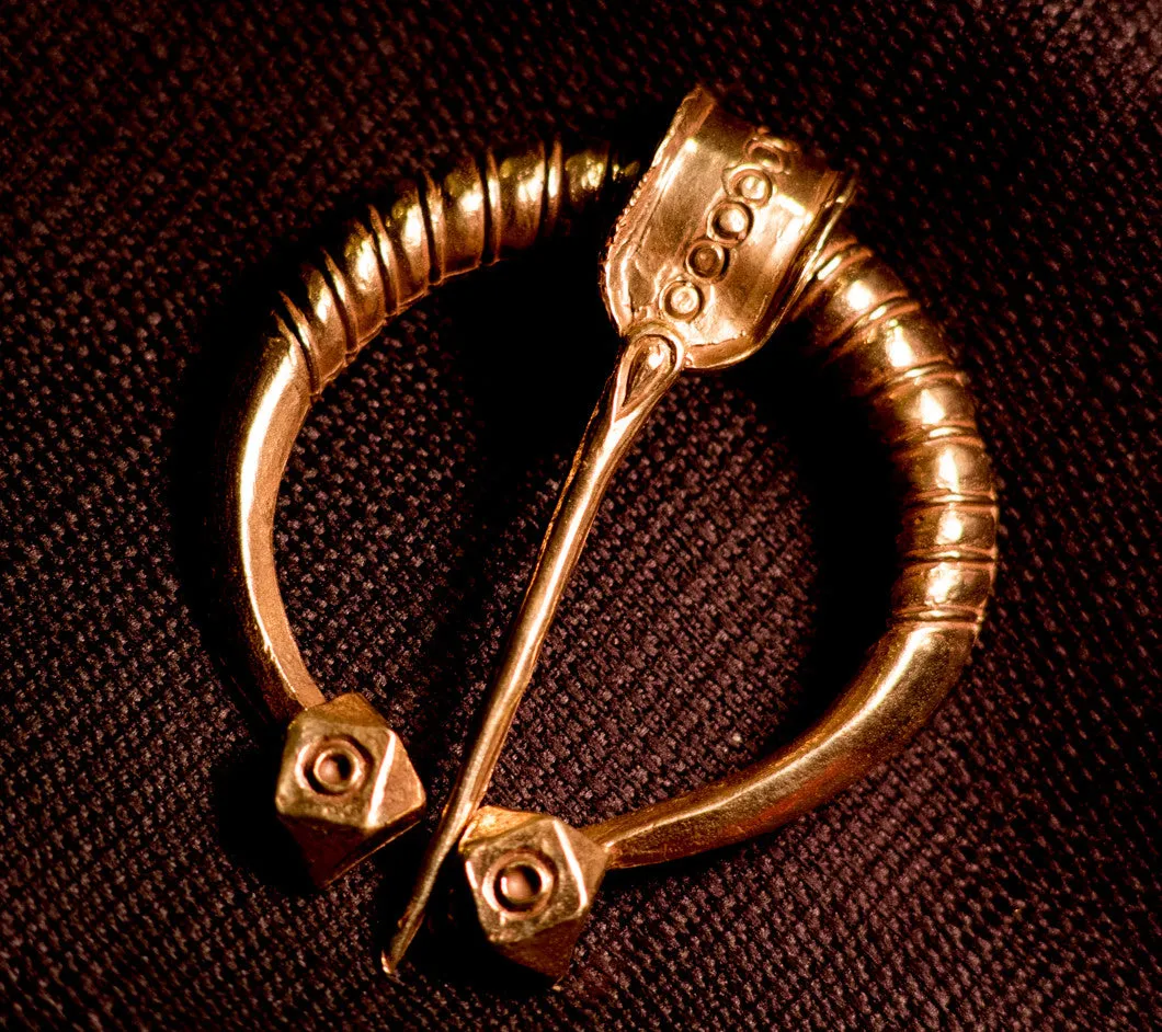 Viking pennanular brooch with large knobs - W-88