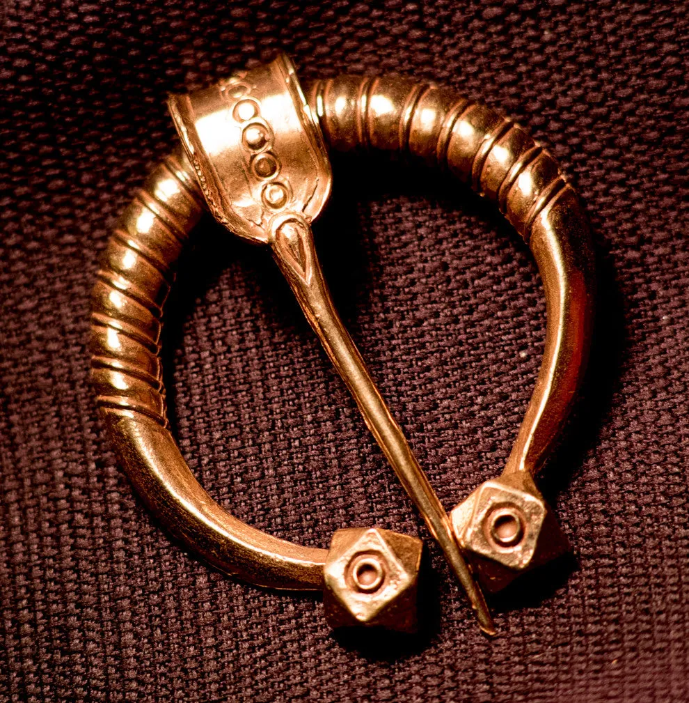 Viking pennanular brooch with large knobs - W-88