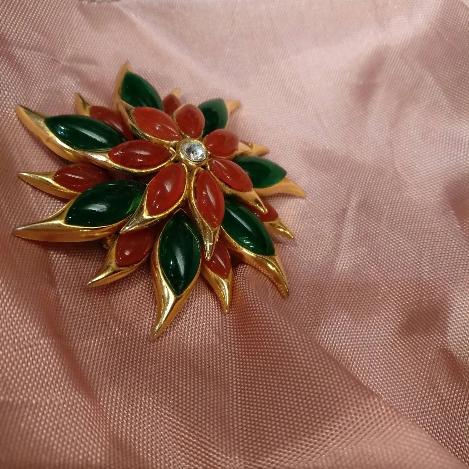 Vintage Sphinx Flower Brooch Green/Red glass flower Carnelian Red Agate